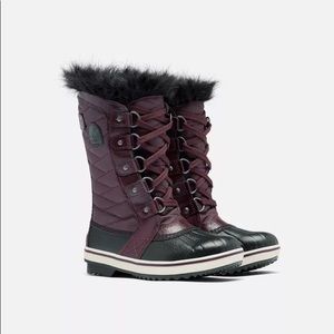 Sorel Tofino II Boot (Girls Youth) Epic Plum